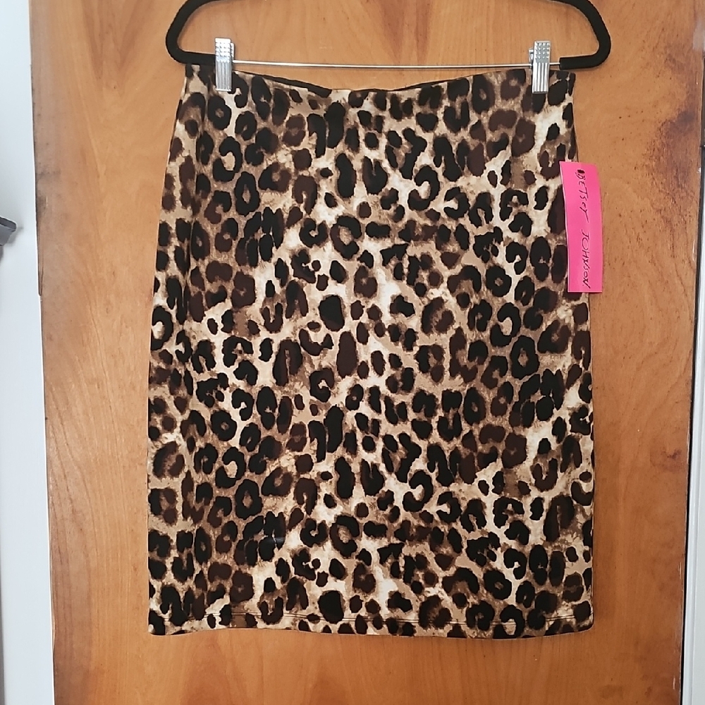 BETSEY JOHNSON Leopard Print Pencil Skirt NWT